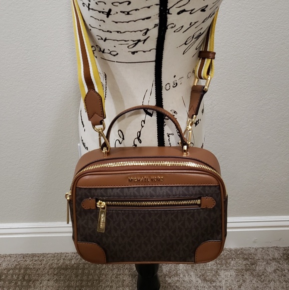 michael kors travel camera bag